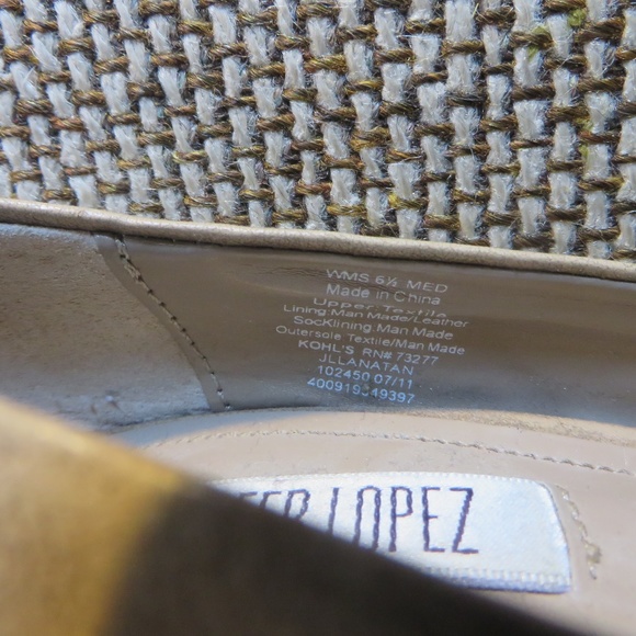 Jennifer Lopez Leather Pumps - Picture 8 of 8